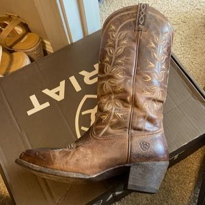 ARIAT women’s boots